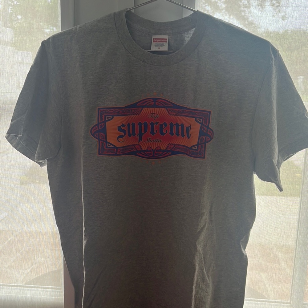 Supreme T-shirt size medium